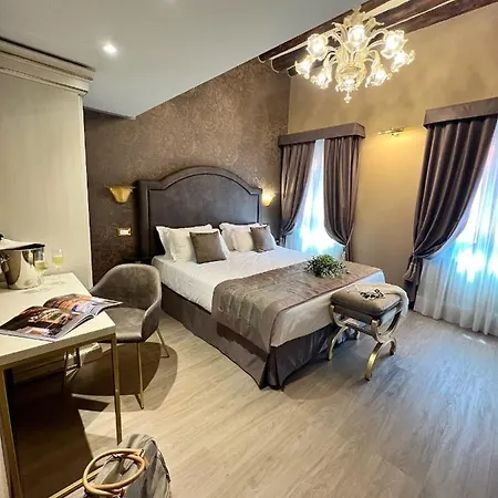 Ca Dell'arte Palace 住宿加早餐酒店 4*