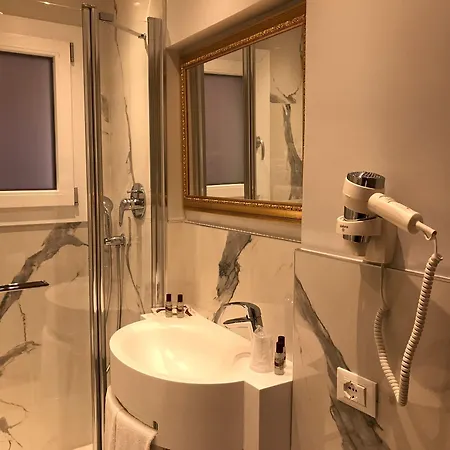 Ca Dell'arte Palace לינה וארוחת בוקר 4*