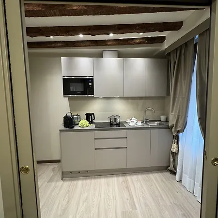 לינה וארוחת בוקר Ca Dell'arte Palace 4*
