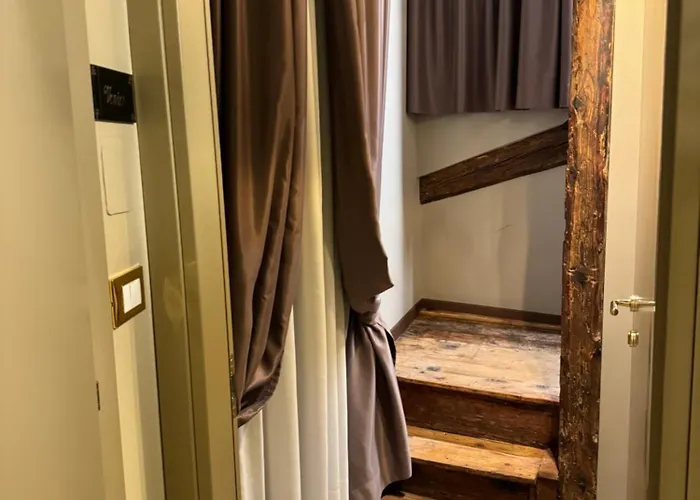 Ca Dell'arte Palace Bed & Breakfast 4*