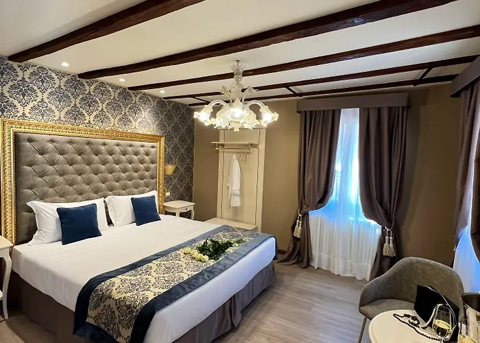 Ca Dell'arte Palace Bed & Breakfast 4*