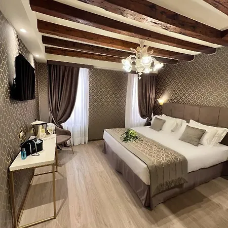 Couette-café Cà Dell'arte Palace 4*