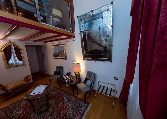 Ca Dell'arte Palace Bed & Breakfast 4*